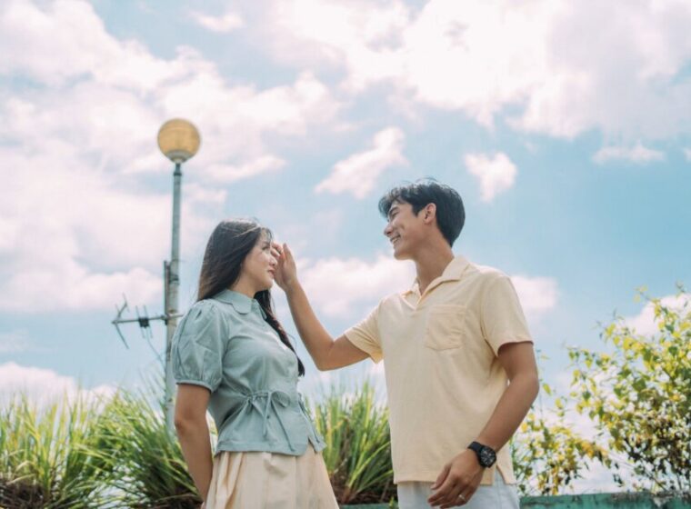 a pair of couple is dating in outdoor